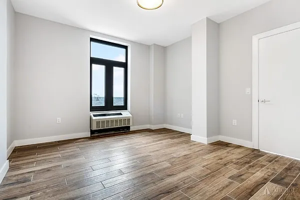 Rented by Anchor Associates | media 16