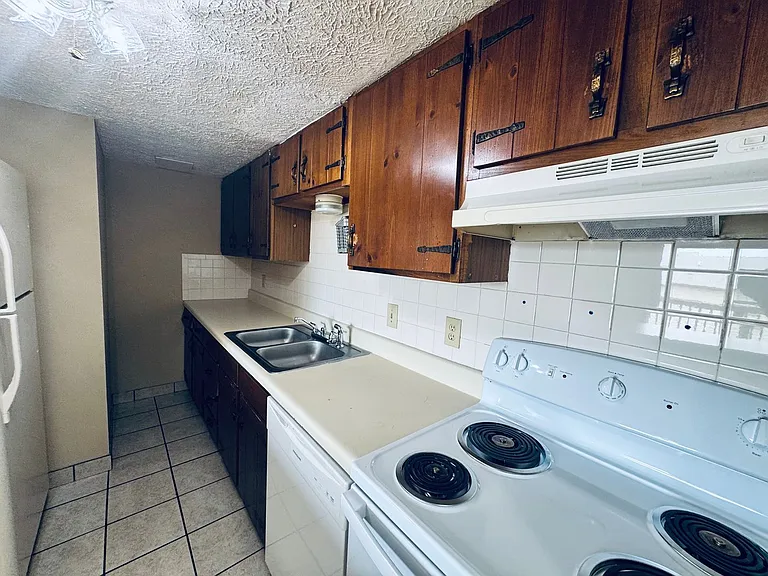 151 Kitty Hawk Sq — Photo 5