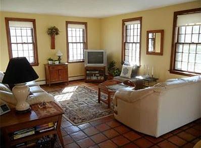 5th image of 36 Sanderson Dr