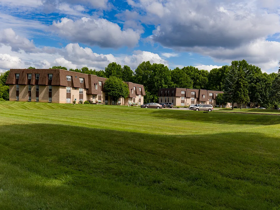 Deer Creek Apartments