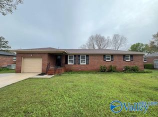 1703 Iris St SW, Decatur, AL 35601