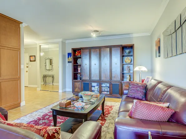 110-45 Queens Boulevard image 4 of 38