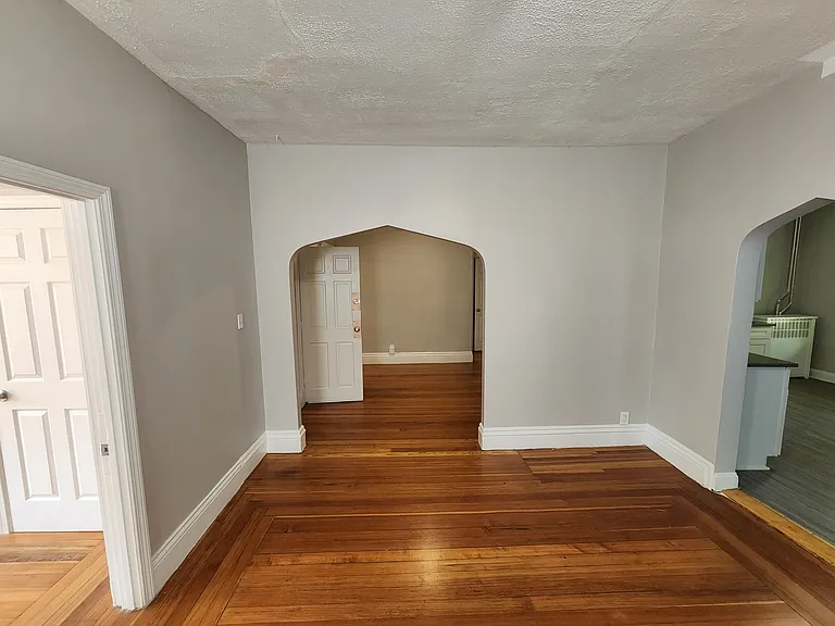 39 Harwood St #2 — Photo 4