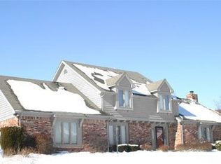 898 Copperwood Dr, Carmel, IN 46033