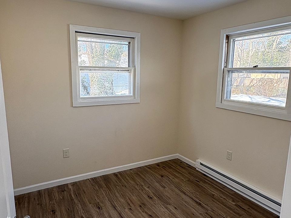 2nd image of 123 Jericho Rd