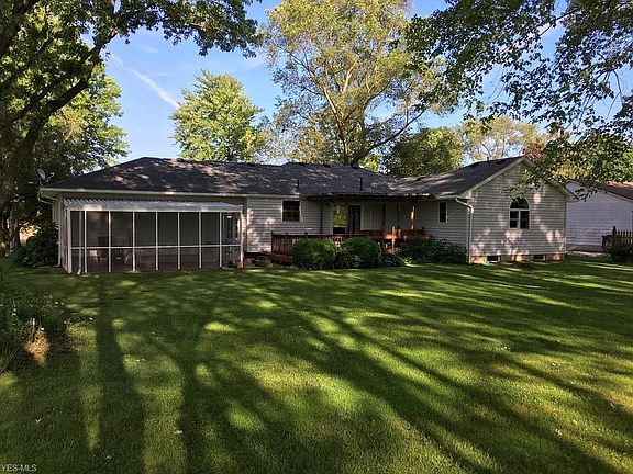 3rd image of 10736 Quarry Rd