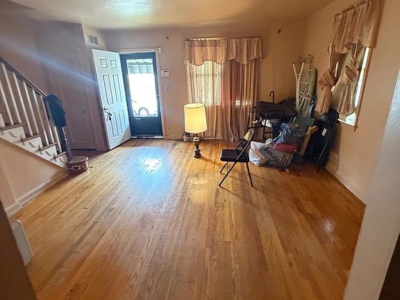 4th image of 2904 W 3rd St