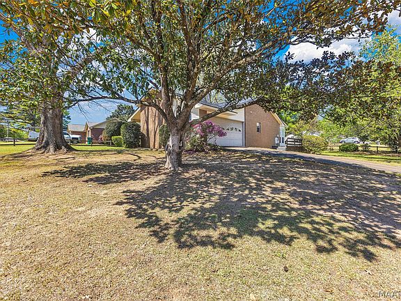 2nd image of 114 Azalea Dr