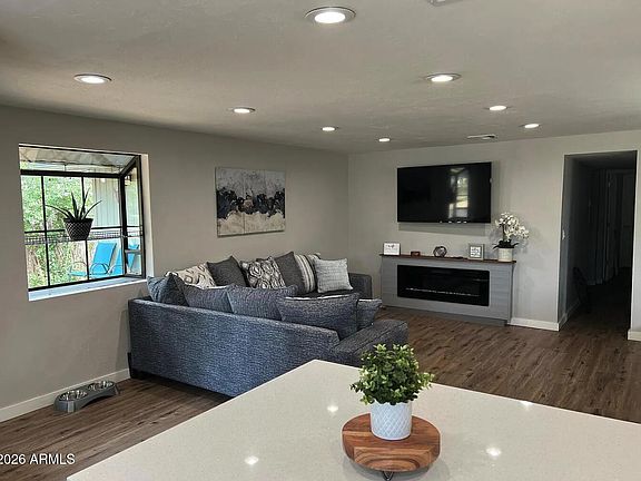 2nd image of 209 W ESTATE Lane