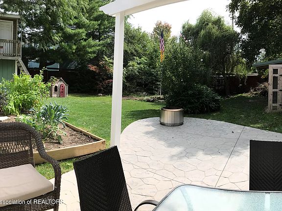 3rd image of 1318 Burcham Dr