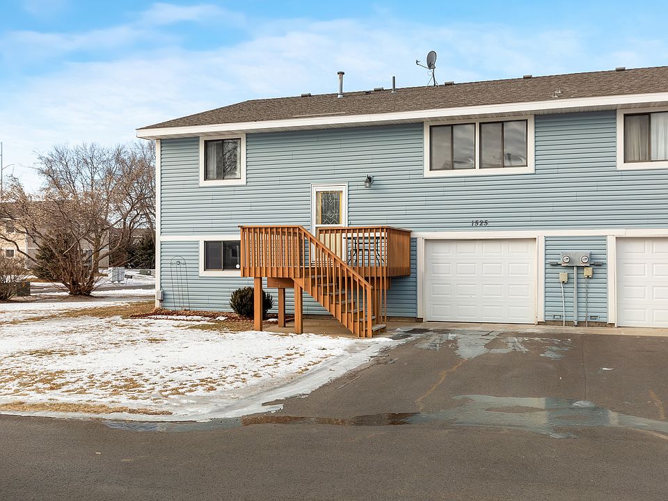 1st image of 1525 127th Ln NE