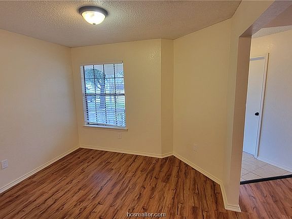5th image of 1108 Winecup Cir