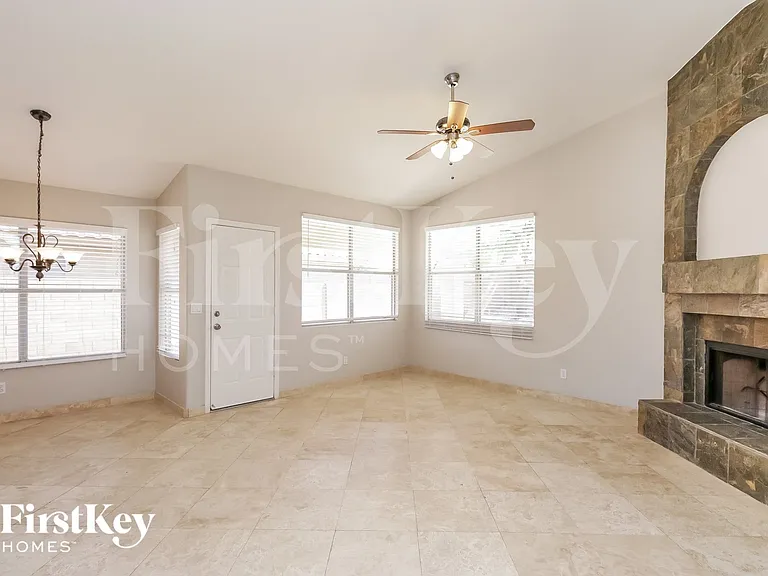 1831 W Wildhorse Dr — Photo 7