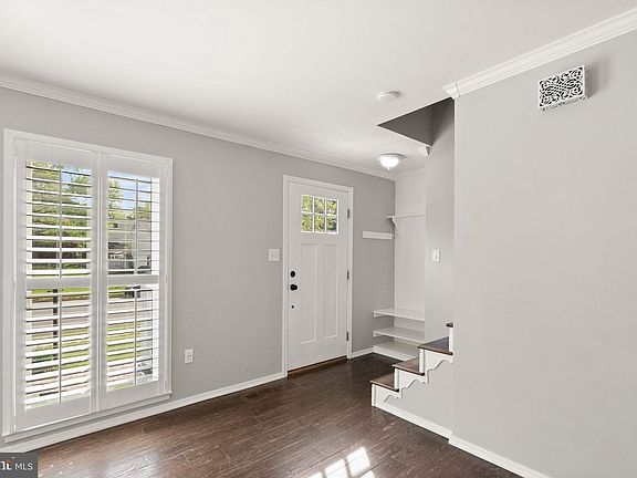 3rd image of 13736 Mahoney Dr