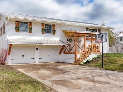 1537 Laurel Ave, Hudson, WI, 54016