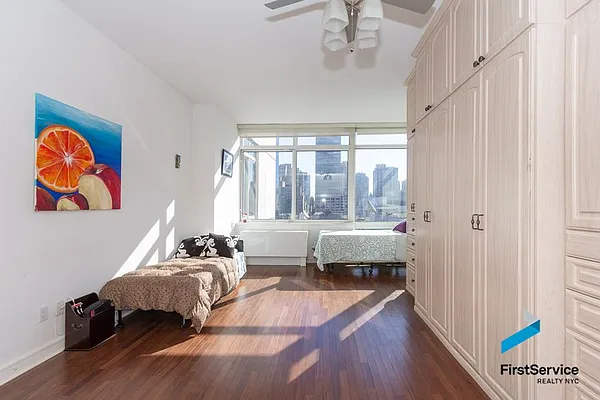 Sold by FirstService Realty (legacy) | media 10