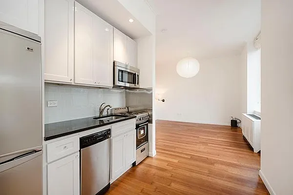 Sold by Maxwell Jacobs | media 2