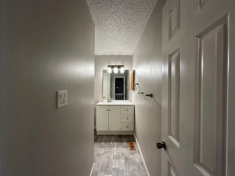 792 Quesnel Dr — Photo 19