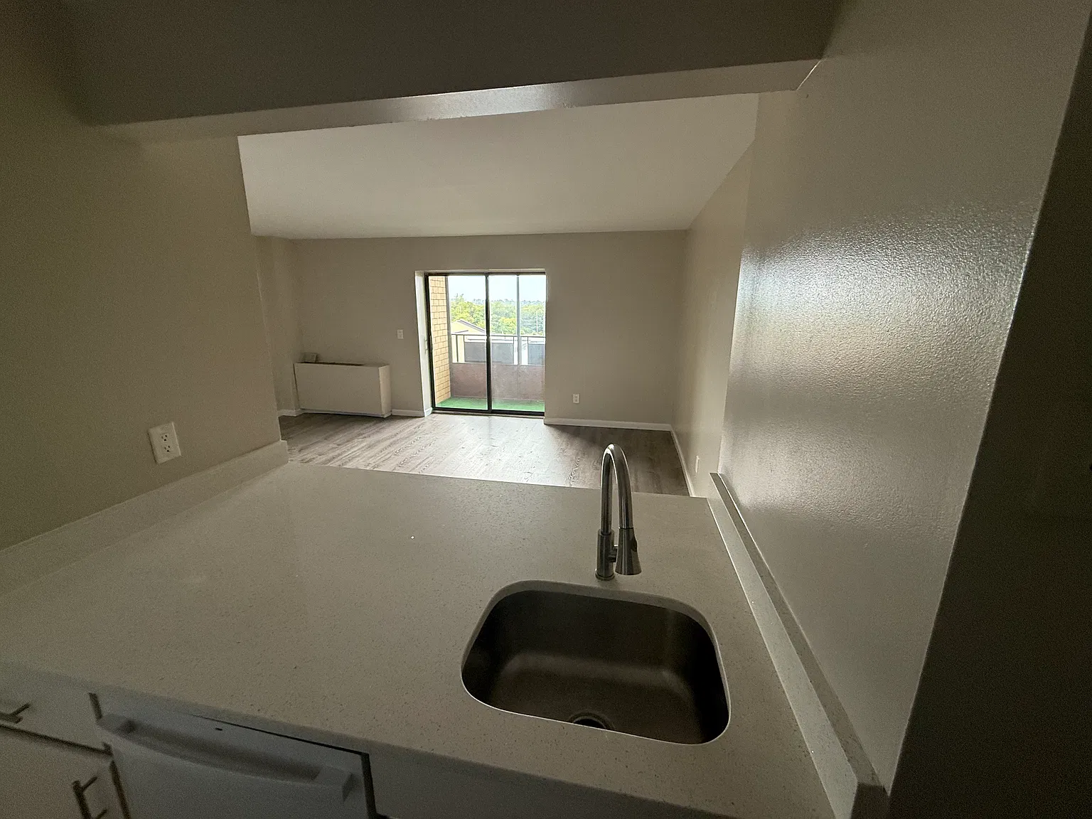 Studio, 500 sqft, $2,300 — Photo 3