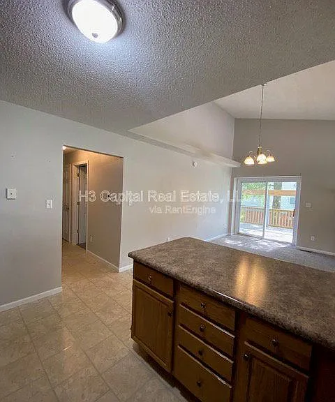 315 Hannah Dr — Photo 10