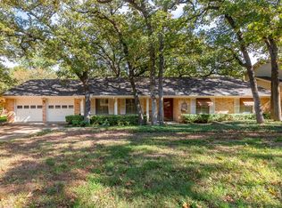713 Red Oak Ln, Arlington, TX 76012