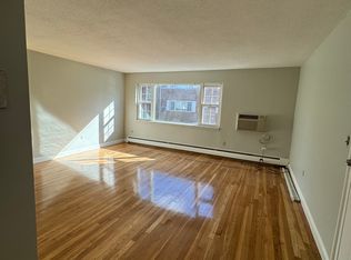 17 Creesy St, Marblehead, MA 01945