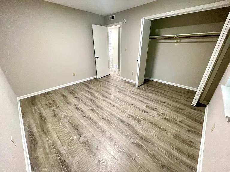 4515 W Millbrook Dr #C — Photo 8