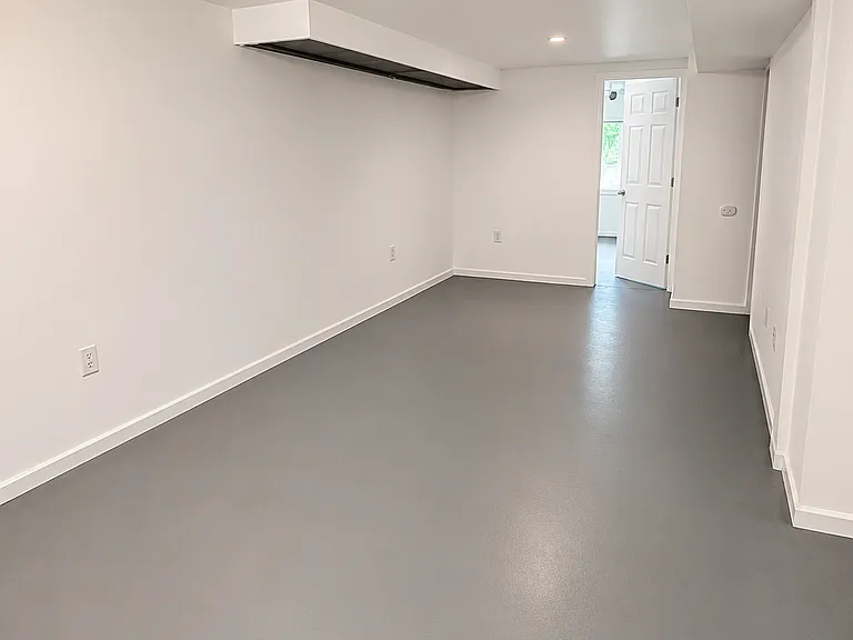 645 Shepley Dr — Photo 18