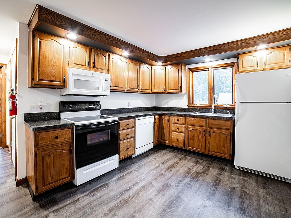 1st image of 29 Ellwood Ave #2