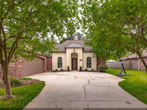 14160 Twelve Oaks Dr, Walker, LA 70785
