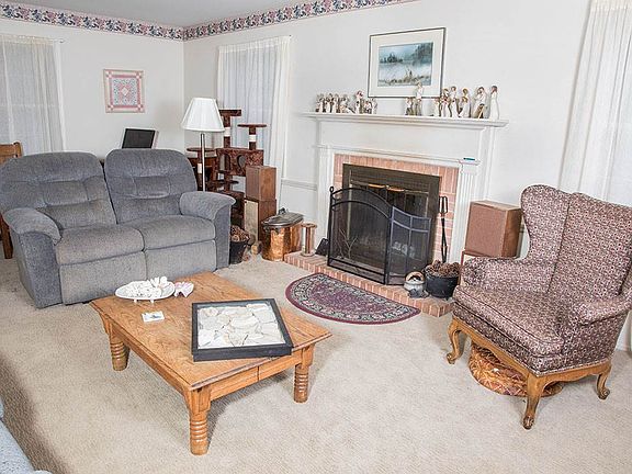 4th image of 420 Aspin Dr
