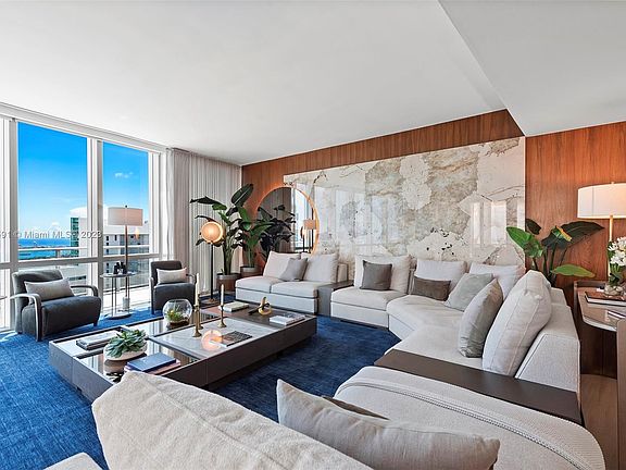 5th image of 851 NE 1st Ave #5201