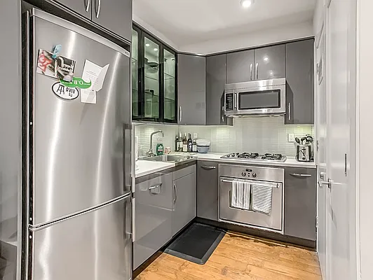 Rented by Brown Harris Stevens | media 28