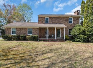 203 Twelve Oaks Rd, Tullahoma, TN 37388