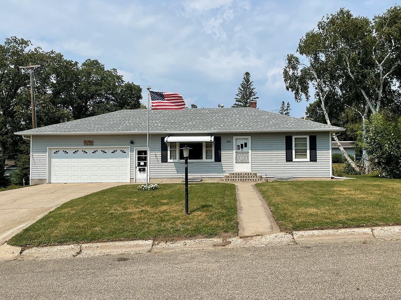 213 4th Ave SE, Pelican Rapids, MN 56572 Zillow
