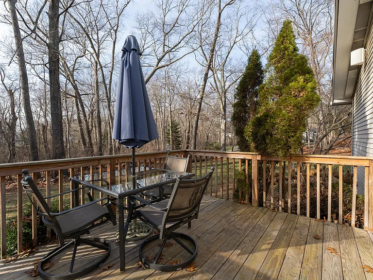 1091 Boston Post Rd — Photo 20