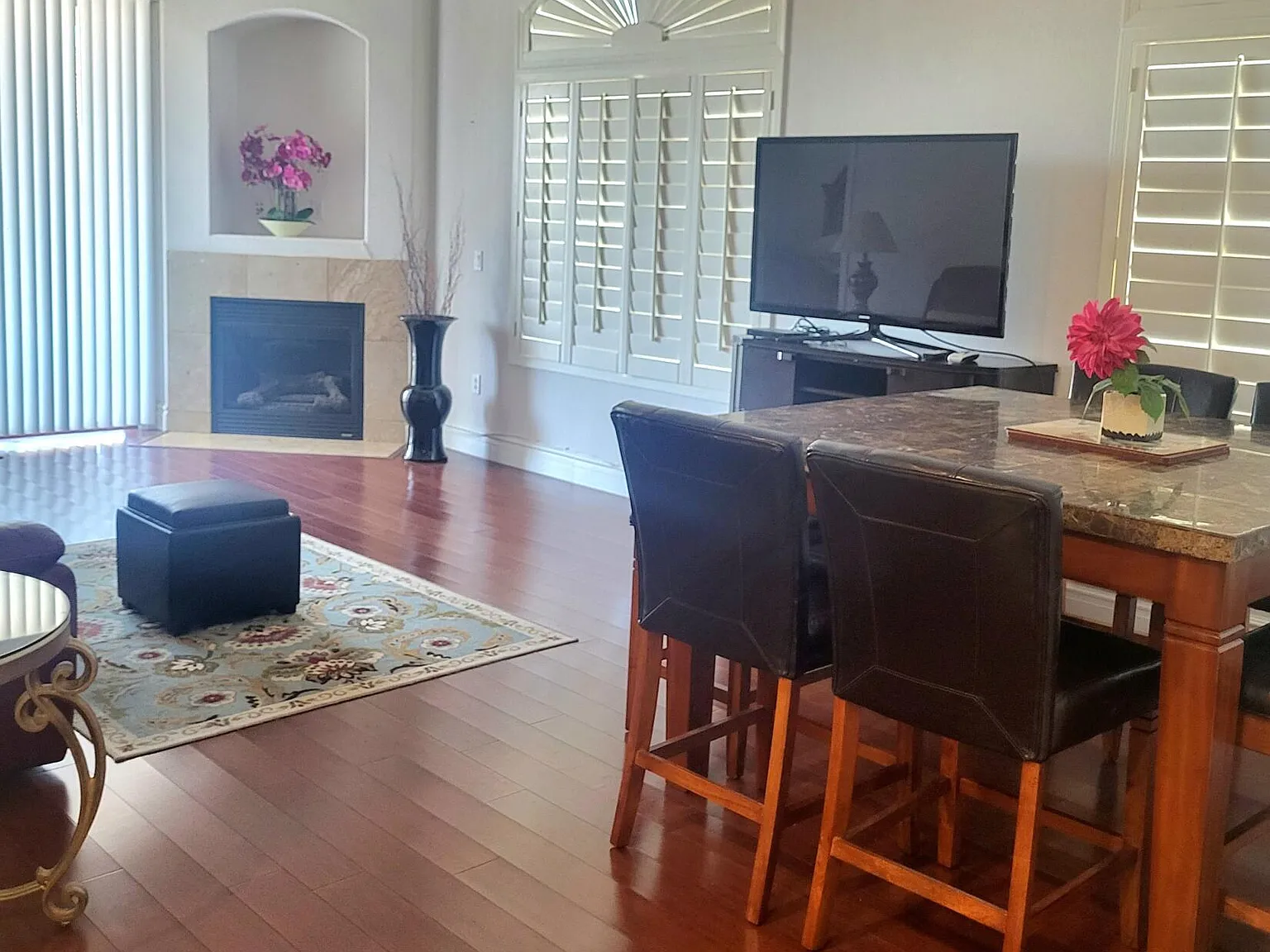 2 bed, 1234 sqft, $3,500 — Photo 4