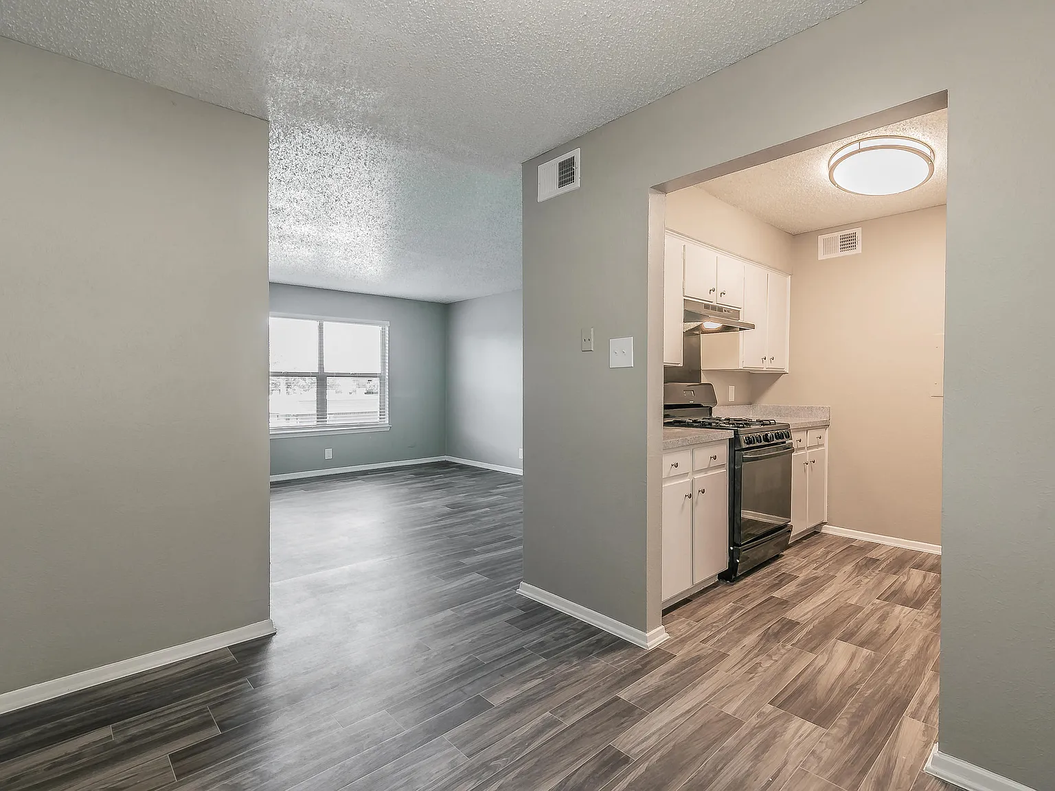 Davis Park Apartments — Photo 4