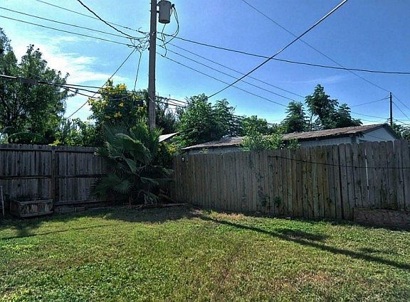 5th image of 1202 Bayou Shore Dr