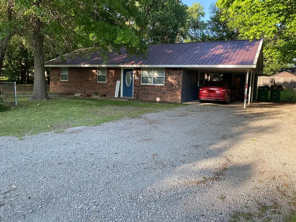 202 NE 7th St, Perkins, OK 74059