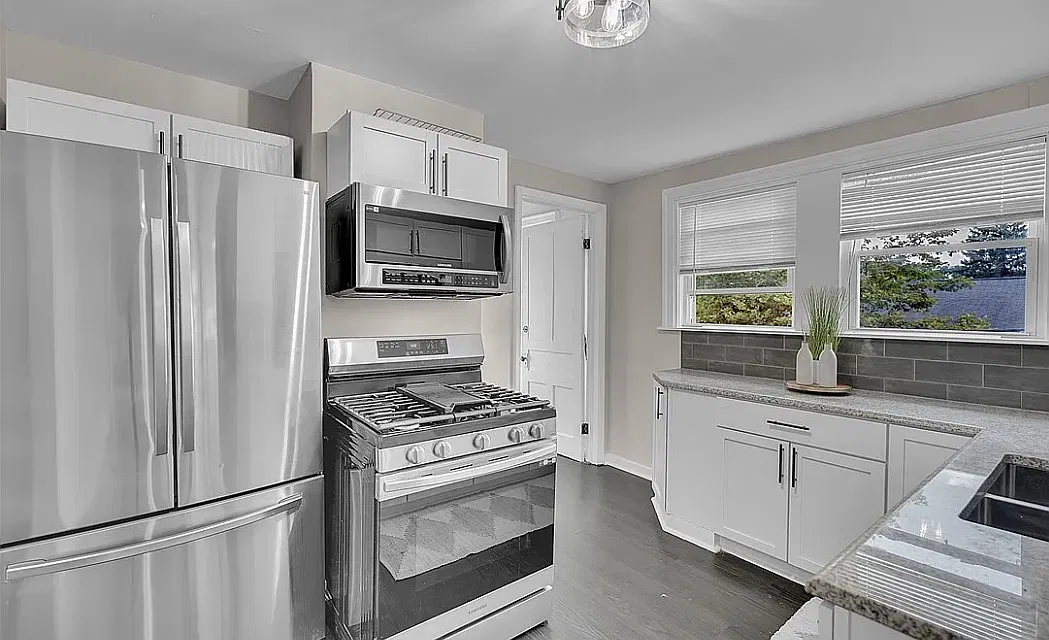 129 Farmer St — Photo 4