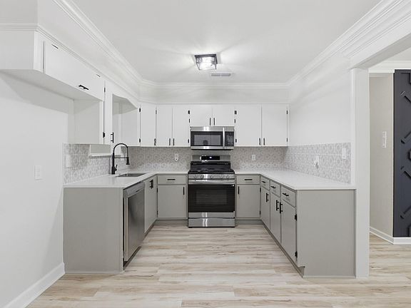 4th image of 6315 Blackhawk Dr