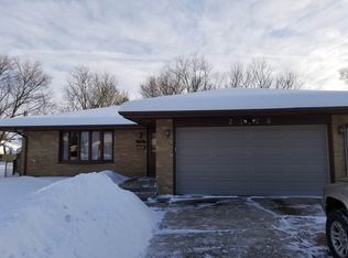 2128 Glenwood Ave, Rockford, IL 61103