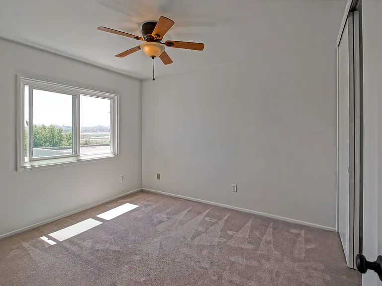 7148 Island Village Dr — Photo 32