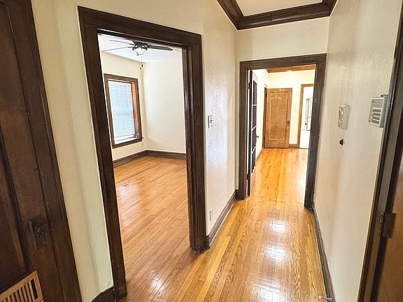 5th image of 7634 S Phillips Ave #3