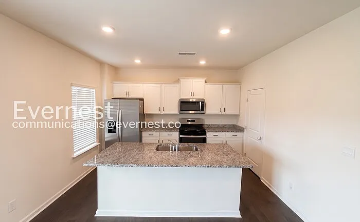 8535 Raspberry Way — Photo 4