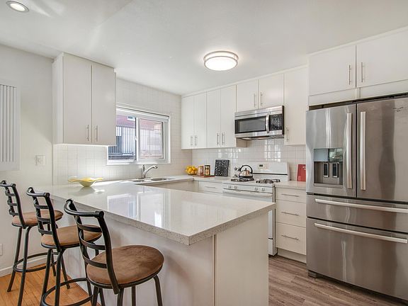 5th image of 3750 Lockland Dr APT A