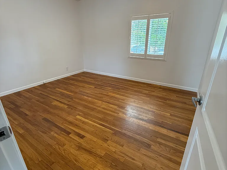 17346 Martha St — Photo 8