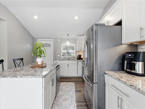 4th image of 1647 Salt Rd