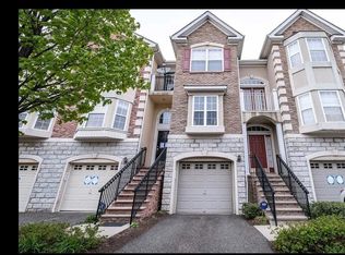94 Osprey Ct, Secaucus, NJ 07094